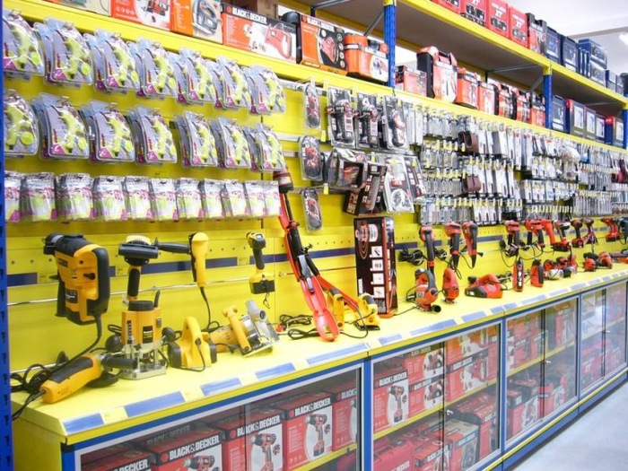 store bricolage